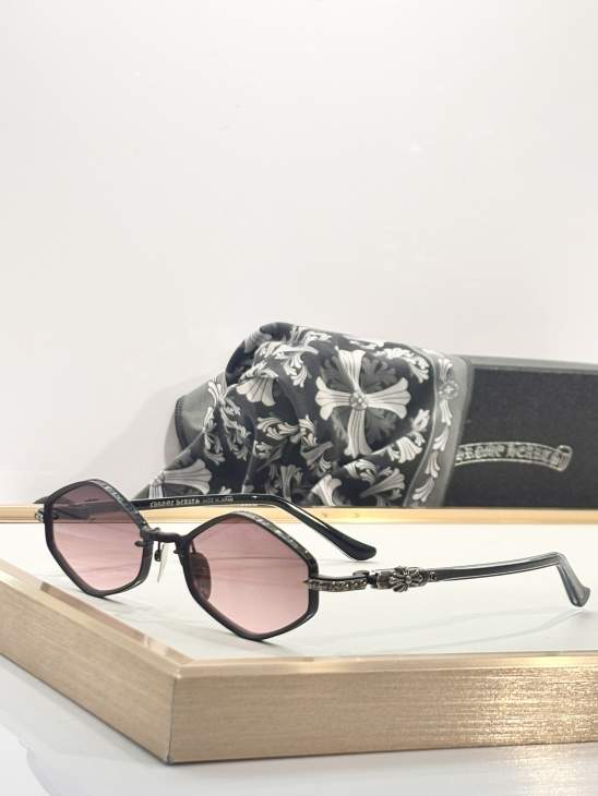Picture of Chrome Hearts Sunglasses _SKUfw77670054fw